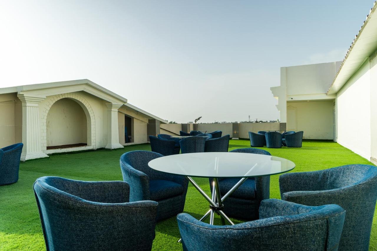 The Grand Monarch Hotel, Ujjain Exterior foto